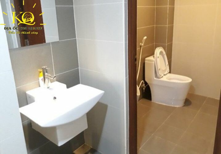 Cho thuê văn phòng quận 2 Winhome An Phú Building toilet Toilet bên trong tòa nhà Winhome An Phú