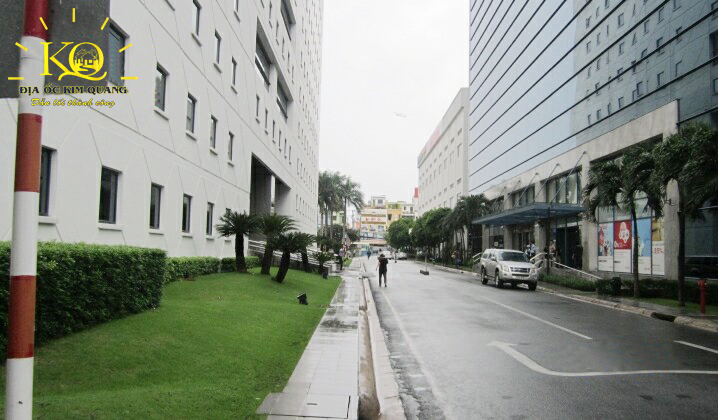 Cho thuê văn phòng hạng A Etown lối đi bên hông tòa nhà | Địa Ốc Kim Quang Lối đi bên hông tòa nhà hạng a Etown
