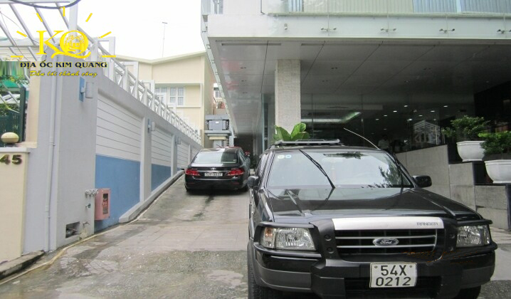 Cho thuê văn phòng quận 1 Harmony building lối xuống hầm gửi xe | Địa Ốc Kim Quang Lối xuống hầm gửi xe tại Harmony building