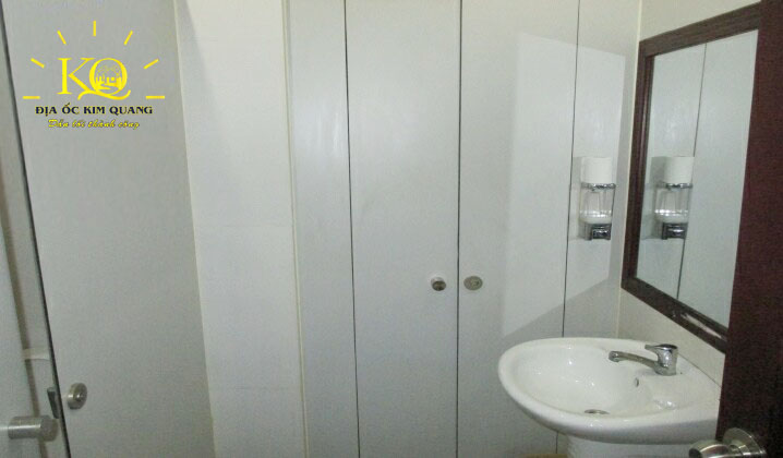 Cho thuê văn phòng quận 1 HBT Tower toilet| Địa Ốc Kim Quang Toilet bên trong HBT Tower