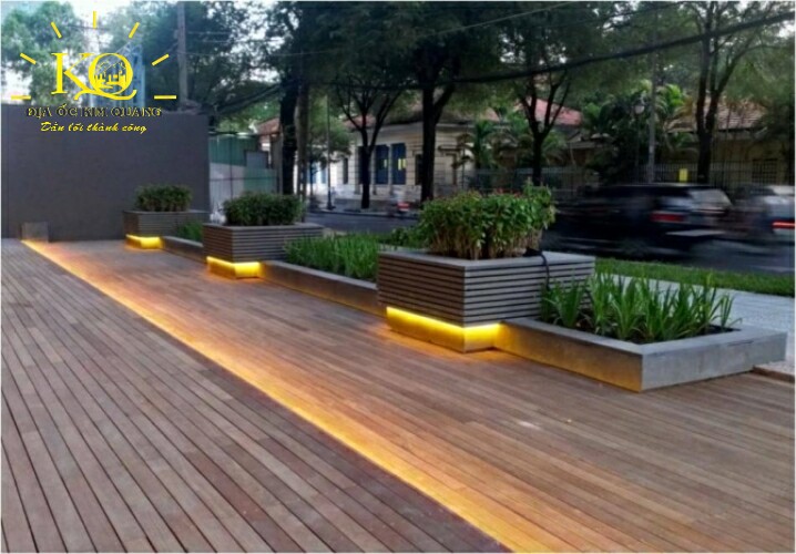 Cho thuê văn phòng quận 1 President Place phía trước tòa nhà | Địa Ốc Kim Quang Phía trước President Place