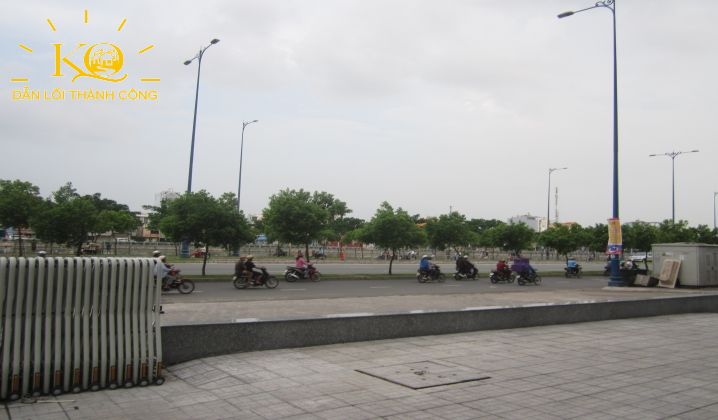 Cho thuê văn phòng quận 1 Samco Building khuôn viên phía trước | Địa Ốc Kim Quang Phía trước Samco Building
