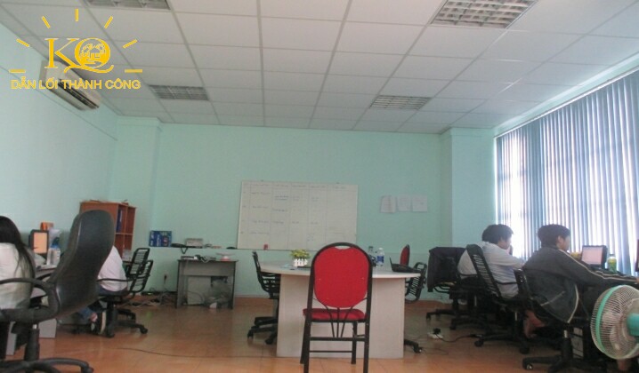 Một văn phòng đang làm việc tại Bạch Mã Office Center