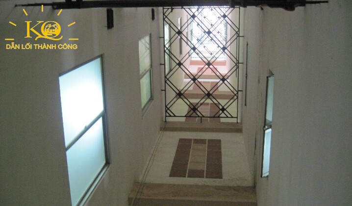 Địa ốc Kim Quang | Cho thuê văn phòng quận 4 Tòa nhà Đoàn Như Hài hành lang tòa nhà dia-oc-kim-quang-cho-thue-van-phong-quan-4-toa-nha-doan-nhu-hai-2-hanh-lang-toa-nha