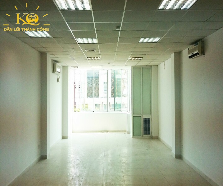 Địa ốc Kim Quang | Hình chụp góc khác của diện tích trống cho thuê bên trong tòa nhà cho thuê văn phòng quận 7 Bigland Building Diện tích trống tại tòa nhà Bigland building