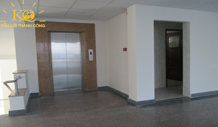 Địa ốc Kim Quang | Hình chụp thang máy của tòa nhà cho thuê văn phòng quận Bình Thạnh Sacom building Thang máy tại Sacom Building