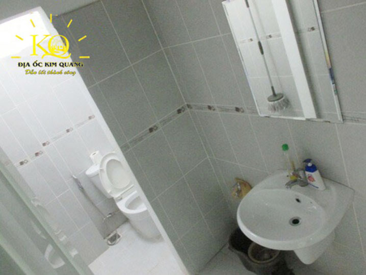 Cho thuê văn phòng quận Bình Thạnh Cienco Building toilet | Địa Ốc Kim Quang Toilet bên trong Cienco Building