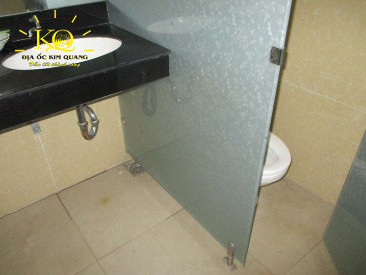 Địa ốc Kim Quang | Cho thuê văn phòng quận Bình Thạnh DMC Building khu vực vệ sinh Khu vực vệ sinh tại DMC Building