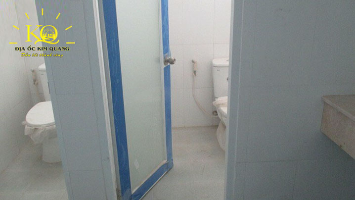 Địa ốc Kim Quang | Cho thuê văn phòng quận Bình Thạnh Đường Ung Văn Khiêm toilet Toilet bên trong bên trong tòa nhà đường Ung Văn Khiêm