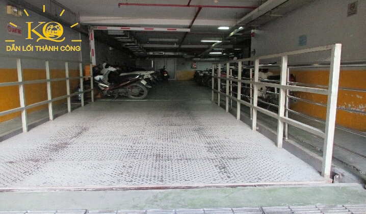 Địa ốc Kim Quang | Cho thuê văn phòng quận Bình Thạnh Licogi Building lối xuống hầm giữ xe Lối xuống hầm gửi xe tại Licogi Building