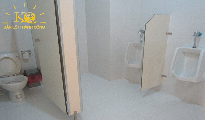 Địa ốc Kim Quang | Cho thuê văn phòng quận 1 Nge building khu vực toilet Toilet bên trong NGE Building
