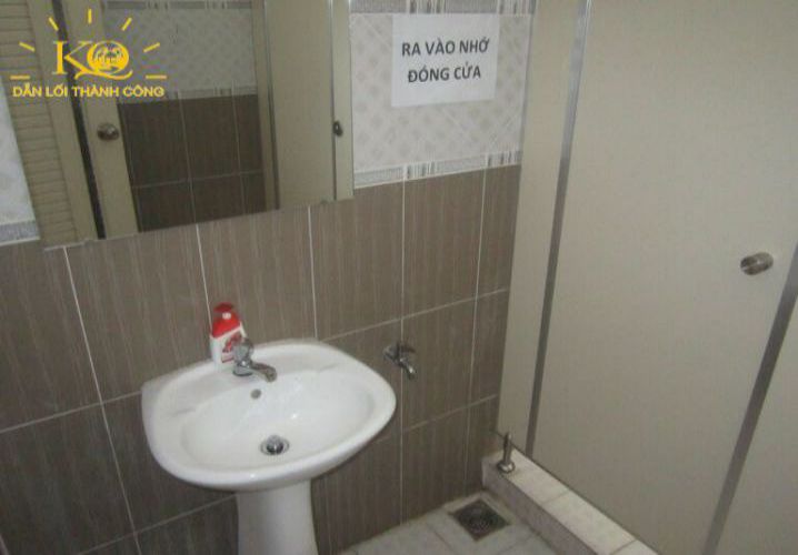 Địa ốc Kim Quang | Cho thuê văn phòng quận Bình Thạnh SGCL building toilet bên trong Toilet bên trong SGCL Building