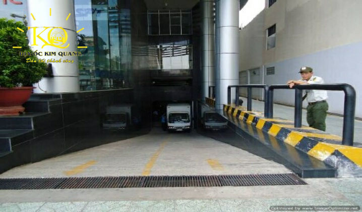 Địa ốc Kim Quang | Cho thuê văn phòng quận Bình Thạnh SPT Building lối xuống hầm giữ xe Lối xuống hầm gửi xe tại SPT Building