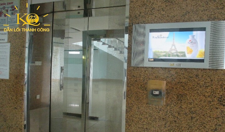 Địa ốc Kim Quang | Hình chụp thang máy của tòa nhà cho thuê văn phòng quận Phú Nhuận Việt Á Châu Building Thang máy tại Việt Á Châu building