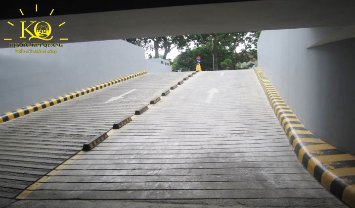 Cho thuê văn phòng hạng A Green power lối xuống hầm giữ xe | Địa Ốc Kim Quang Lối xuống hầm gửi xe tòa nhà hạng a Green Power