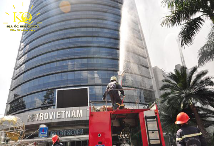 Cho thuê văn phòng hạng A Petrovietnam Tower phía trước tòa nhà | Địa Ốc Kim Quang Bên ngoài tòa nhà hạng a Petrovietnam Tower