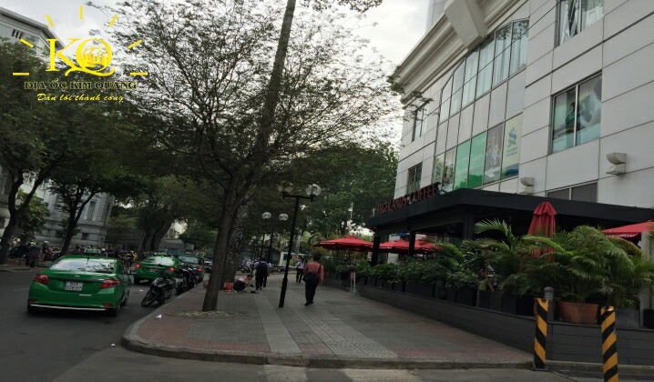 Cho thuê văn phòng hạng A Saigon Trade Center con đường phía trước tòa nhà | Địa Ốc Kim Quang Phía trước tòa nhà hạng a Saigon Trade Center