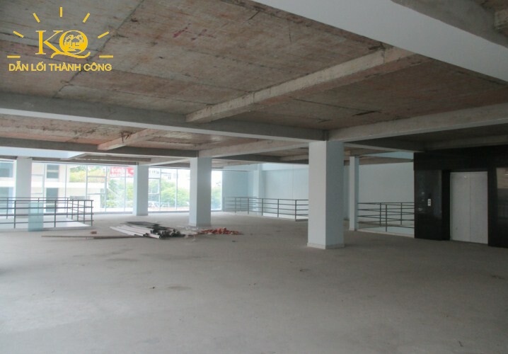 Hình chụp diện tích trống bên trong tòa nhà cho thuê nguyên căn quận 10 Hình chụp diện tích trống bên trong tòa nhà cho thuê nguyên căn quận 10