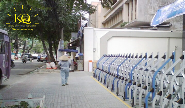 Cho thuê văn phòng quận 1 Gia Định Bank Office bên ngoài tòa nhà Phía trước Gia Định Bank Office