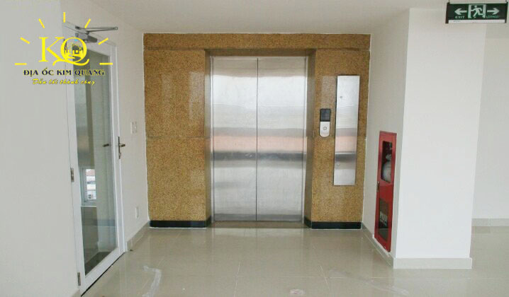 Địa ốc Kim Quang | Hình chụp thang máy bên trong tòa nhà văn phòng cho thuê quận 3 Golden Sea Building Thang máy tại Golden Sea Building