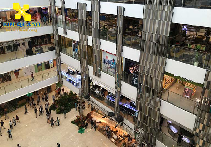 Khu trung tâm thương mại bên trong tòa nhà Saigon Centre 2 Khu trung tâm thương mại bên trong tòa nhà Saigon Centre 2