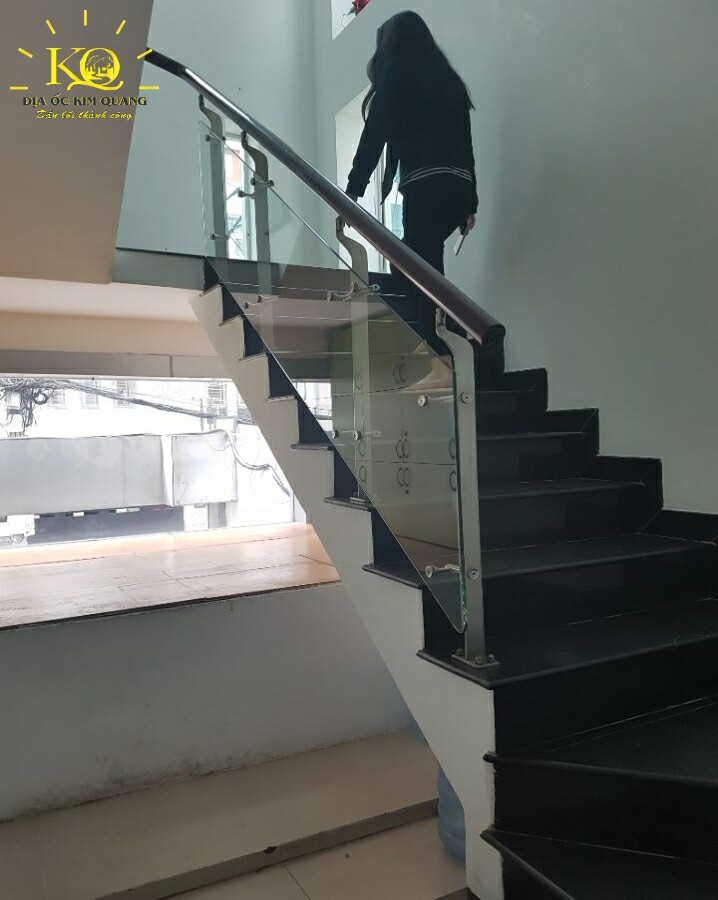 Địa ốc Kim Quang | Thang bộ của tòa nhà cho thuê quận 3 NKKN House Thang bộ tại NKKN House