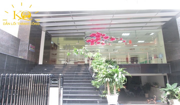 Địa ốc Kim Quang | Hình chụp phía trước tòa nhà văn phòng cho thuê quận Phú nhuận K Building Phía trước K building