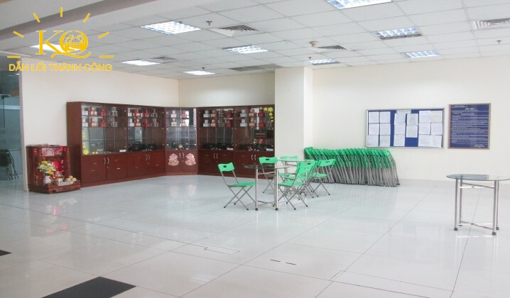 Địa ốc Kim Quang | Hình chụp một góc khác của diện tích trống tại tòa nhà cho thuê văn phòng quận Phú Nhuận K Building Diện tích trống cho thuê khác tại tòa nhà K building