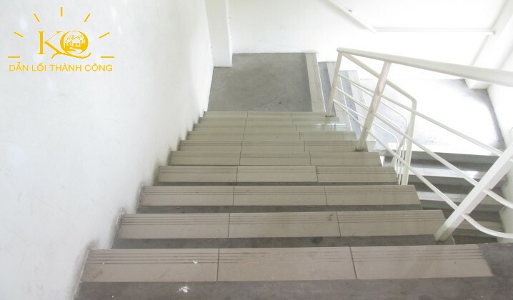 Địa ốc Kim Quang | Hình chụp lối thang bộ tại văn phòng cho thuê quận Phú Nhuận K Building Lối thang bộ bên trong K building