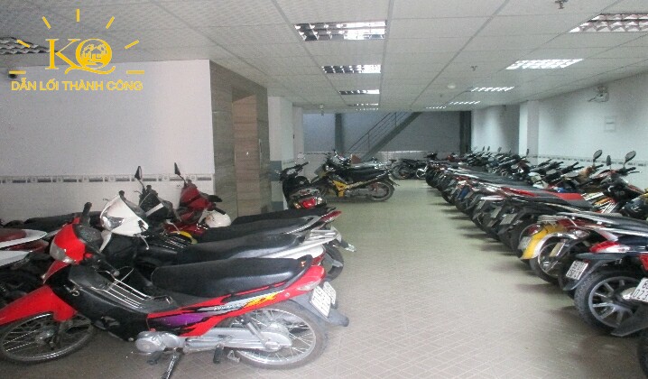 Địa ốc Kim Quang | Hình chụp hầm gửi xe tòa nhà văn phòng cho thuê quận Phú Nhuận VMG building Hầm gửi xe tại VMG building