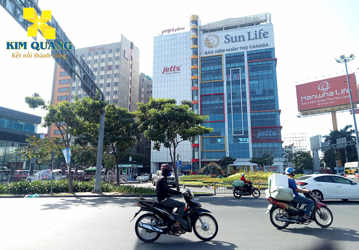 Hình chụp phía trước tòa nhà Vietjet Plaza Hình chụp phía trước tòa nhà Vietjet Plaza
