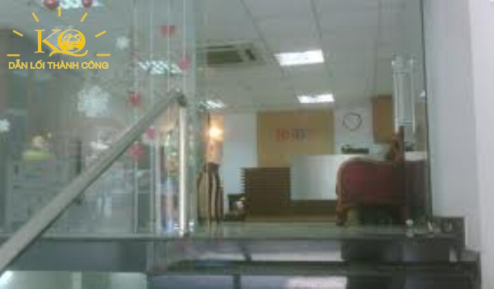 Địa ốc Kim Quang | Hình chụp tầng trệt tòa nhà cho thuê văn phòng quận 3 Ruby building Phía trước Ruby Building