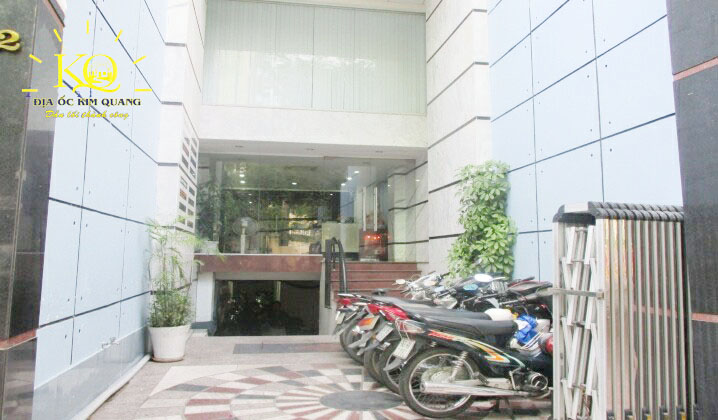 Địa ốc Kim Quang | Hình chụp phía trước tòa nhà văn phòng cho thuê quận 3 Tâm Minh Khuê Building Phía trước Tâm Minh Khuê Building