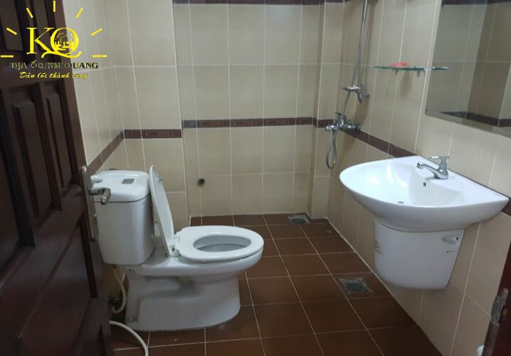 Địa ốc Kim Quang | Văn phòng cho thuê quận 4 Trường Dũng Building khu vực vệ sinh van-phong-cho-thue-truong-dung-building-khu-vuc-ve-sinh