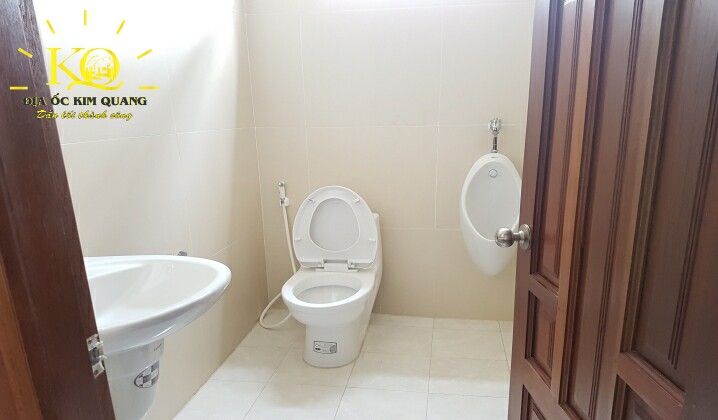 Địa ốc Kim Quang | Văn phòng cho thuê quận 4 Twins Towers 9 khu vực vệ sinh van-phong-cho-thue-twins-towers-9-khu-vuc-ve-sinh