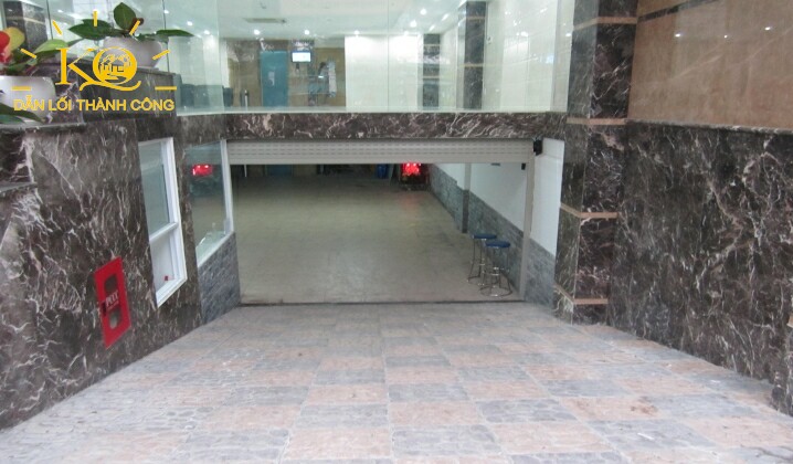 Địa ốc Kim Quang | Cho thuê văn phòng quận 4 Venus Building lối xuống hầm gửi xe van-phong-cho-thue-venus-building-loi-xuong-ham-gui-xe