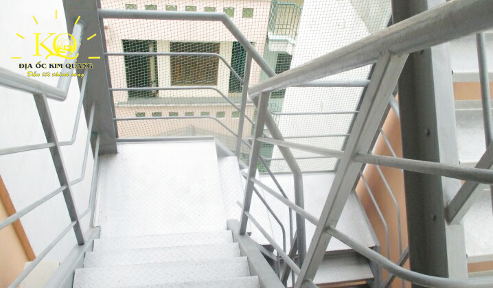 Cho thuê văn phòng quận 3 Xuri Building lối thoát hiểm Thang thoát hiểm tại Xuri Building