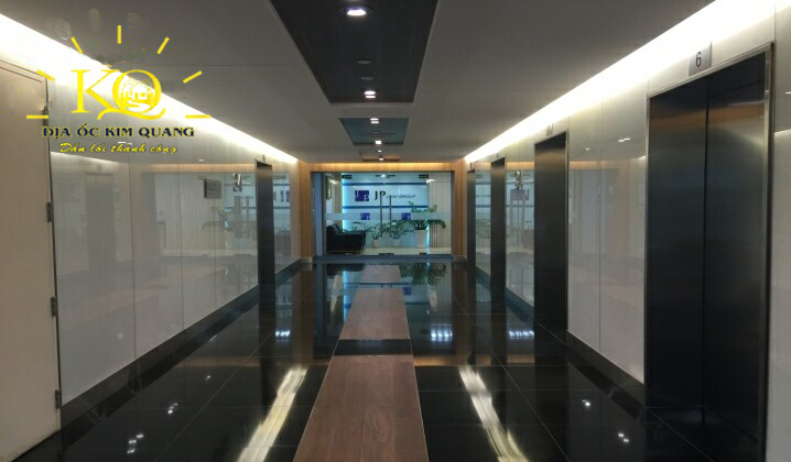 Địa ốc Kim Quang | Khu vực thang máy của văn phòng trọn gói Bitexco Financial Tower Thang máy bên trong Bitexco Financial Tower