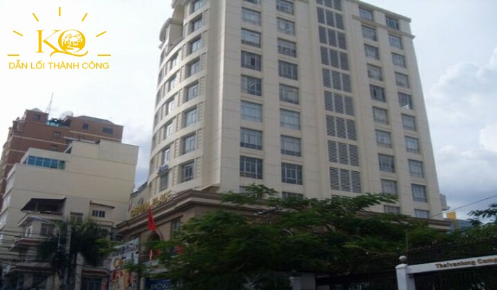 nhìn toàn bộ tòa nhà từ đường Thái Văn Lung