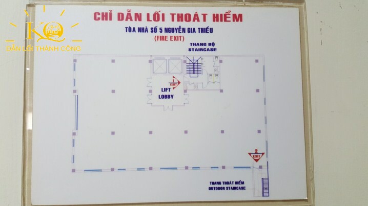 Hình chụp chỉ dẫn sơ đồ mỗi tầng lầu