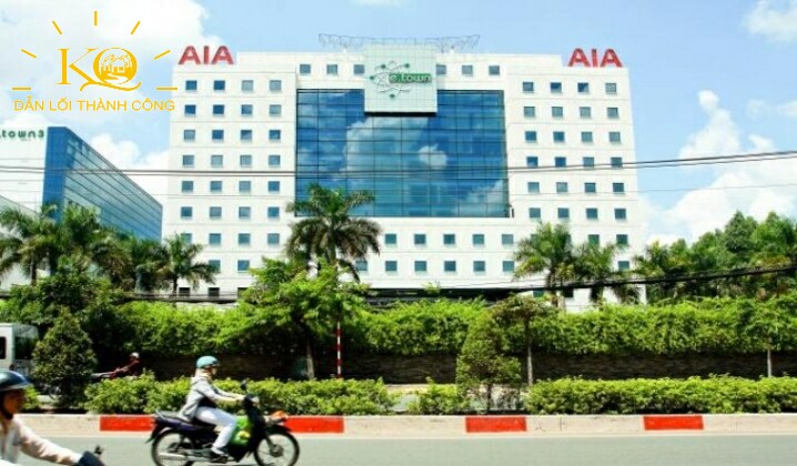 Hình chụp con đường phía trước Etown