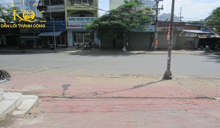 Hình chụp con đường phía trước