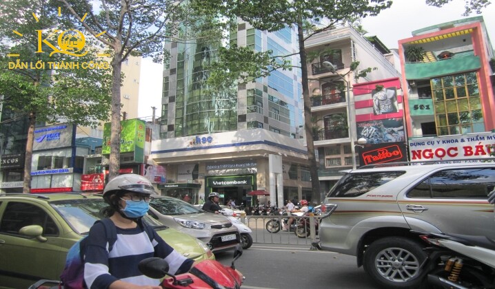 Hình chụp con đường phía trước