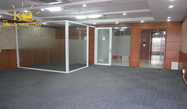 Hình chụp diện tích trống bên trong Hình chụp diện tích trống bên trong
