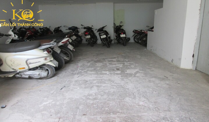 Hình chụp hầm để xe