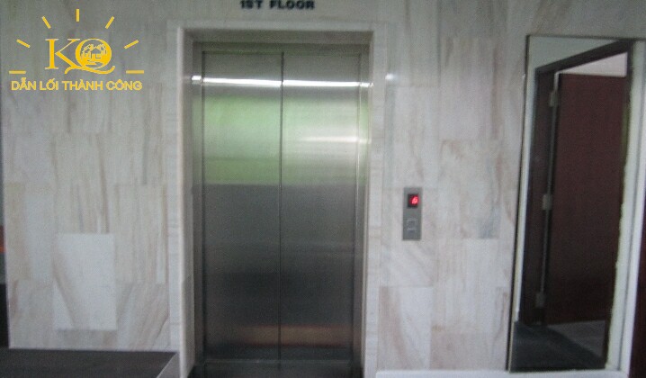 Hình chụp thang máy