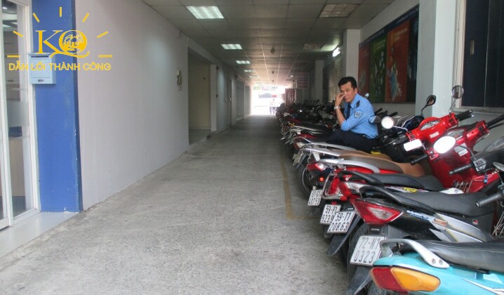 Hình chụp khu vực để xe