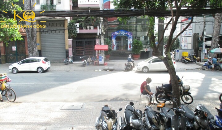 Hình chụp Khuôn viên phía trước