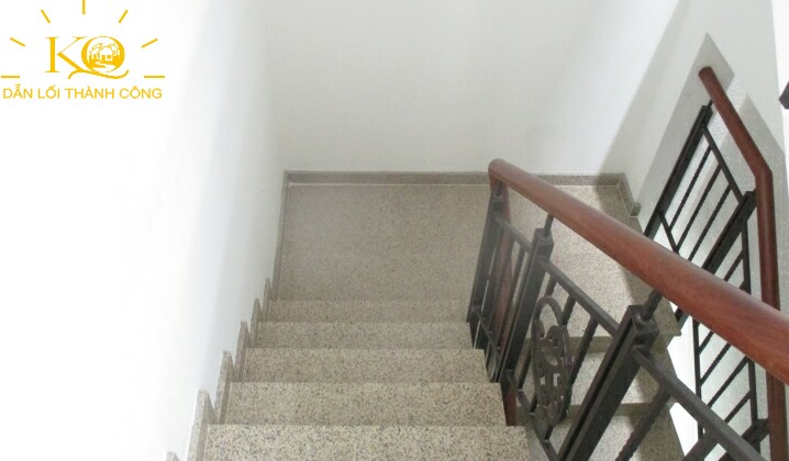 Hình chụp lối thang bộ