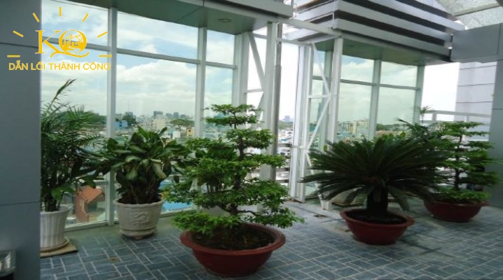 Hình chụp một góc bên trong tòa nhà Hình chụp một góc bên trong tòa nhà